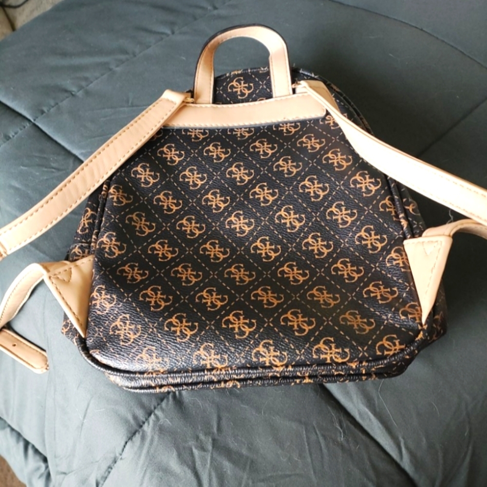 GUESS Rylan Backpack NWOT - Leather - Picture 3 of 6